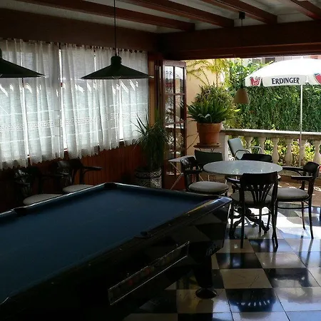 Guest house Cas Bombu 2*