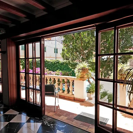 Guest house Cas Bombu 2*