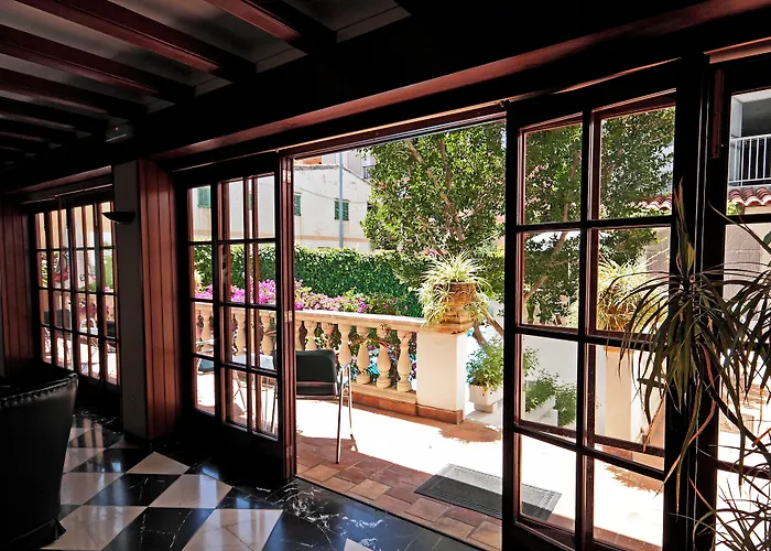 Cas Bombu Pensión 3*