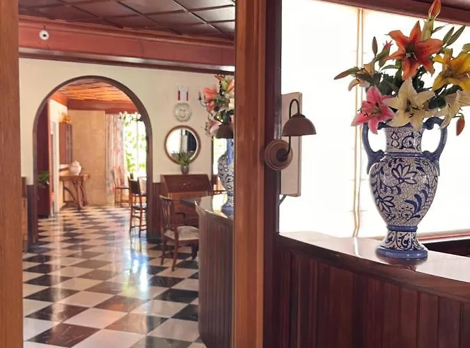 Cas Bombu Кала Ратьяда