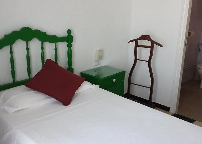 Cas Bombu Кала Ратьяда