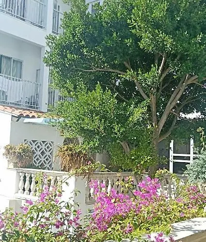 Cas Bombu بيت ضيافة 3*