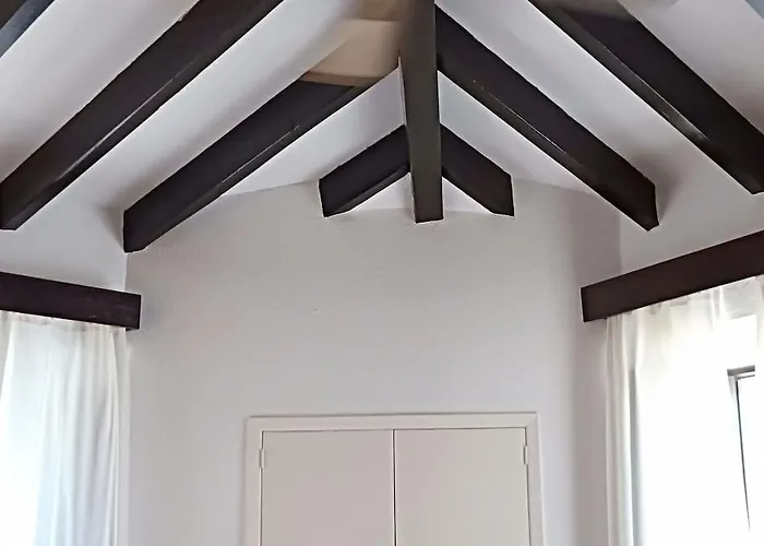 Гостьовий будинок Cas Bombu Кала-Ратхада